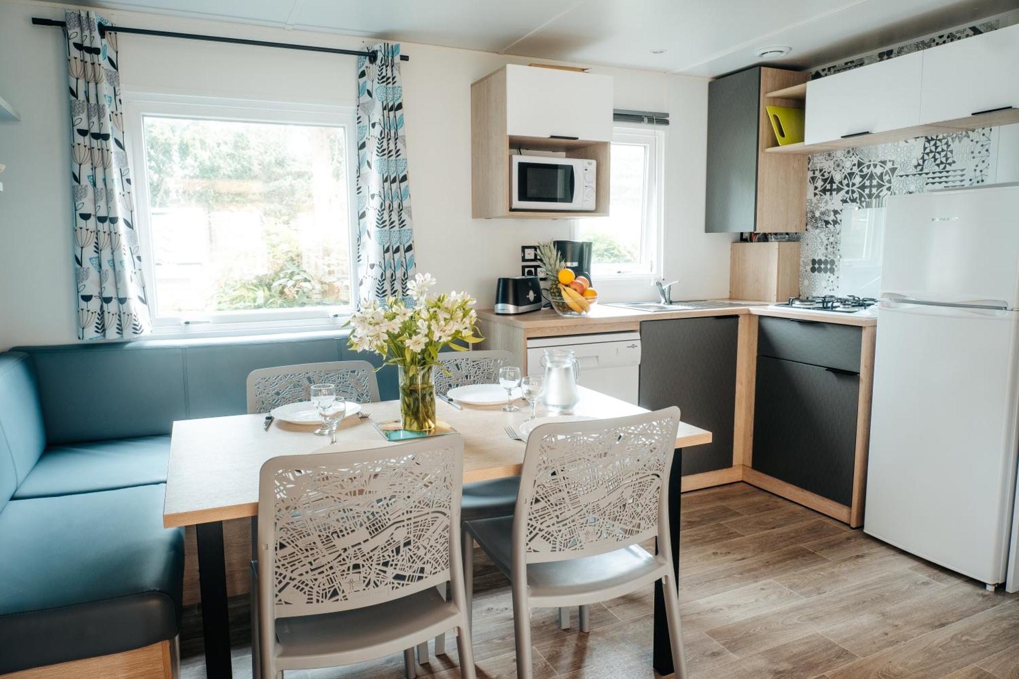 Mobil Home Xxl 4 Chambres - Camping Le Viaduc Millau Dış mekan fotoğraf